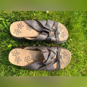 Vintage platform sandals